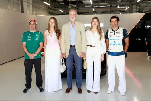 Regele Felipe și prințesele Leonor și Sofia i-au susținut pe Alonso și Sainz (foto: X/@CasaReal)