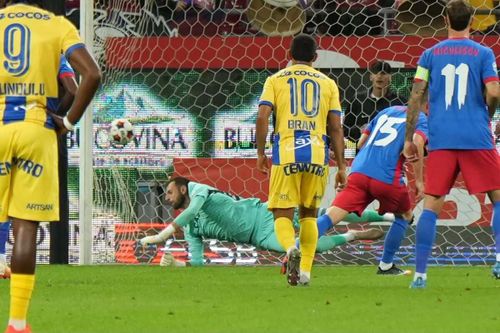 FCSB - Petrolul, meci Foto Iosif Popescu - GOLAZO.ro .jpeg