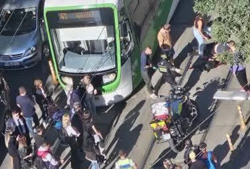 BREAKING | Pieton lovit de tramvai pe bulevardul Camil Ressu, la intersecție cu Liviu Rebreanu