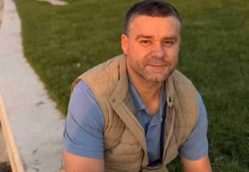 Primarul Me, Myself and Ciprian. Cum îi place domnului Ciucu să conjuge verbele, o fixație lingvistică deosebit de interesantă