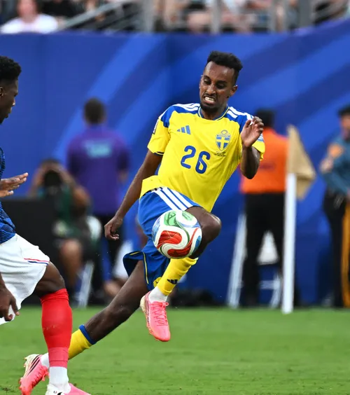 Paznic la metrou și internațional de futsal   Povestea de film a suedezului  convocat pentru „dubla” cu România din Nations League