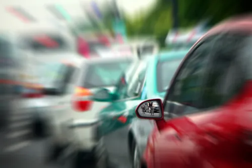 Regula de circulație pe care n-o respectă nici naiba în București, sursă premium de balamuc, blocaje și claxoane în traficul nostru frumos