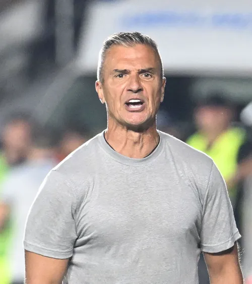 „Să nu mai tundă iarba!”   Daniel Pancu,  ironic  înainte de Rapid - FC Argeș: „Să facem câteva gropi”