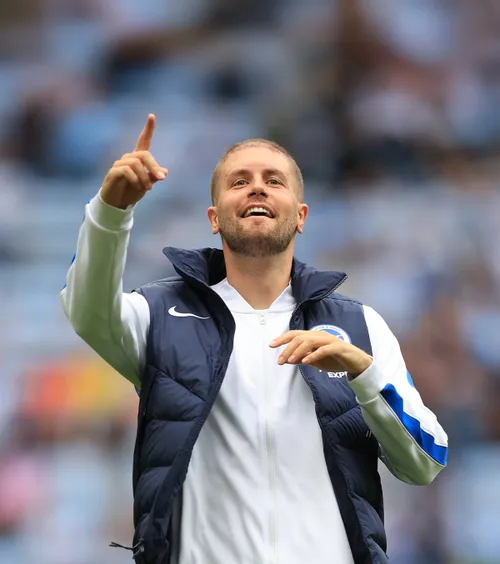 Pe cine înfruntă Craiova   Recordul uluitor al lui Brighton,  echipa ca un Turn Babel în Premier League