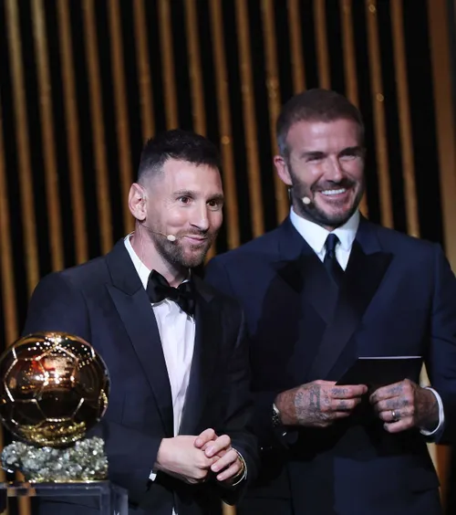 Beckham, lobby pentru Messi  Îl susține pe starul argentian în cursa pentru  Balonul de Aur : „Ar trebui să câștige”