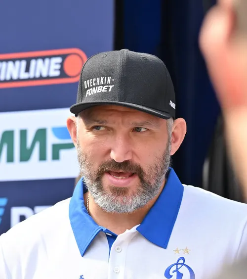 „Sunt rus și îmi susțin țara!”  Starul din NHL care  a promovat partidul lui Putin  reacționează după controversa iscată. Ce spune despre război