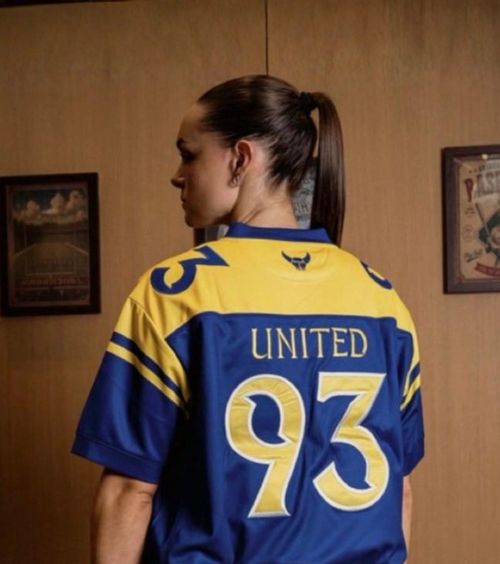 Controverse în Anglia   Oxford United  și-a cerut scuze după lansarea unor tricouri care au fost asociate cu atentatele din 11 septembrie