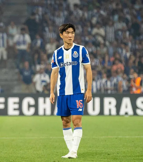 I-a răspuns rasistului!  Fotbalistul lui FC Porto, replică tăioasă pentru un fan al rivalei Benfica: „Nici măcar  nu poți să deschizi ochii”