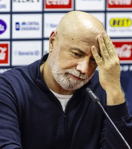 „Doi escroci”   Selecționerul și directorul sportiv ai Bosniei,  atacați în propria țară înaintea jocului cu România