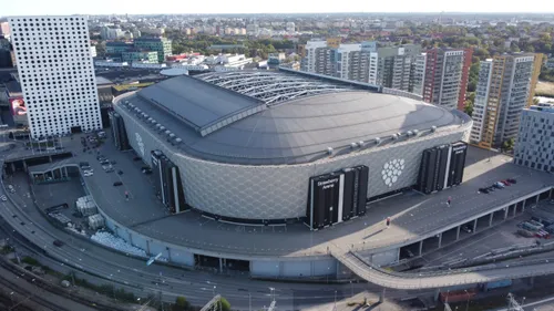 Două arene, două lumi   Reportaj GOLAZO.ro.  Lecție de marketing » De ce  suedezii fac profit cu stadionul,  în timp ce Arena Națională pierde milioane