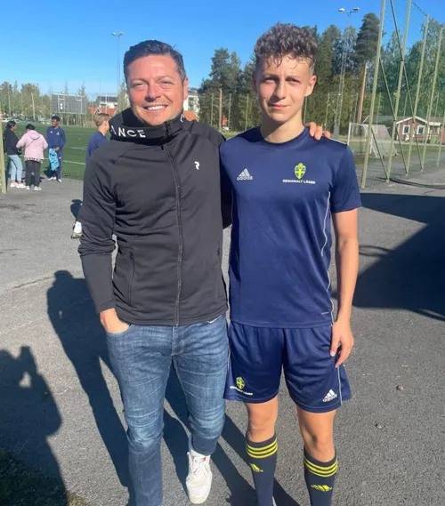 Modelul suedez de performanță  Marius Călin, de 11 ani în Suedia, e antrenor și explică:  „Până la 13 ani, toți copiii au aceleași șanse”