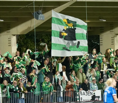 Fotbalul feminin umple stadionul  O seară normală la Hammarby: bere, burgeri, fulare și  3.500 de oameni cântând pentru „Bajen”