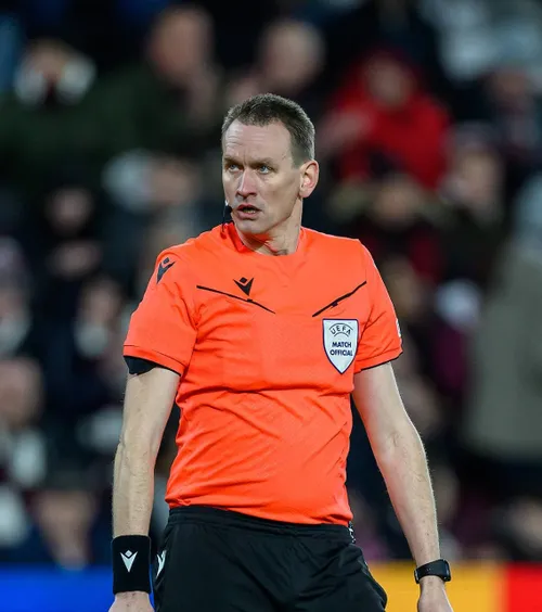 UEFA a decis  El arbitrează  Suedia - România,  primul meci al „tricolorilor” din Liga Națiunilor