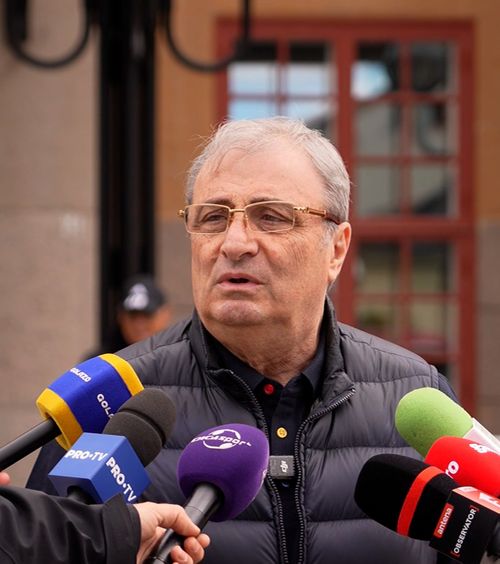 Hagi pune la punct ultimele detalii   VIDEO.   Cum se pregătesc „tricolorii”  pentru Suedia: „Face asta pentru a dezechilibra sistemul lor”