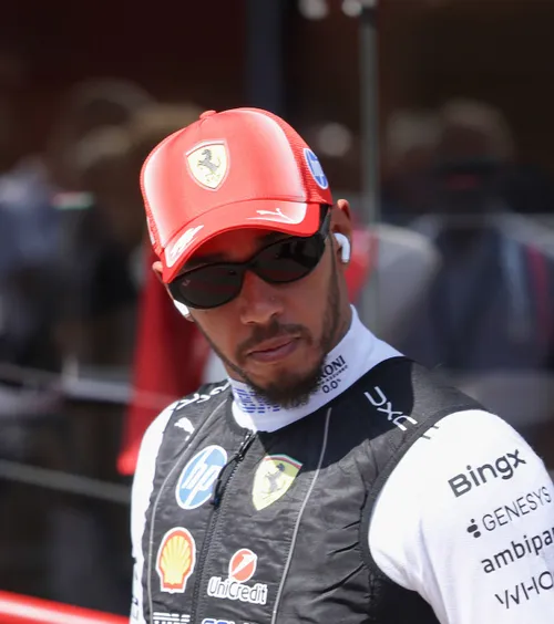 „Asta e periculos, frate!”    VIDEO.  Lewis Hamilton,  a doua mustrare  din sezon după ce a blocat un rival la Baku