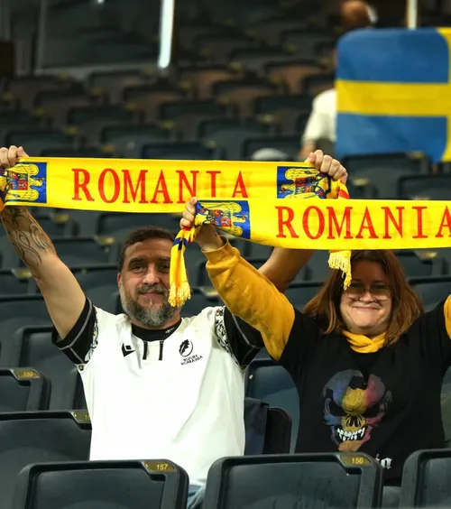 HAGI, SCUTUL ROMÂNIEI!   Fanii români nu se tem de Isak și Gyokeres! Motto-ul „Regelui”, strigat la Stockholm de suporteri:  „Da, se poate!”