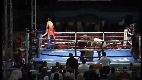 Momentul în care boxerul Arturo Torres s-a prăbușit în ring / foto: capturi video X/Oscar Mota Aldrete