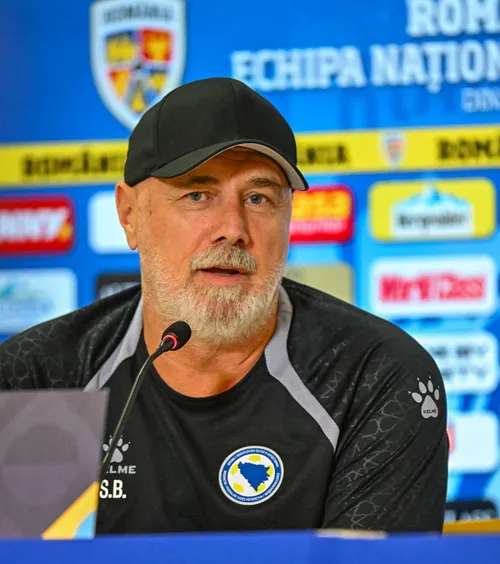 „Vrem să-l supărăm pe Hagi”   Selecționerul Bosniei, vrăjit de Hagi: „A fost  idolul tuturor,  dar vrem să învingem”. S-a înclinat în memoria lui Lucescu