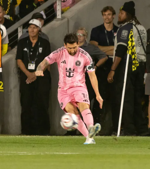 Messi sfidează logica!   VIDEO:  A marcat dintr-un  unghi aproape imposibil  și e la un pas de un nou record
