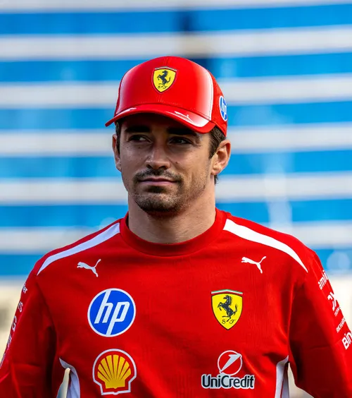 „Ce-ai făcut?!”   VIDEO.  Leclerc  a divulgat secretul Ferrari  la interviu! Reacția stupefiată a ofițerului de presă a devenit virală