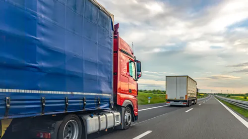 ALERTĂ | "Venim cu TIR-urile la București, blocăm tot!". Haos, controverse și proteste ale transportatorilor în prima zi cu TollRo, noul sistem de taxare rutieră