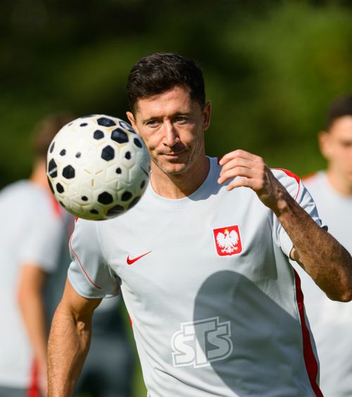 De ce s-au ascuns polonezii  Au făcut-o doar acum, înainte de România.  GOLAZO.ro  a aflat  secretul pregătirii  lui Lewandowski în mijlocul pădurii