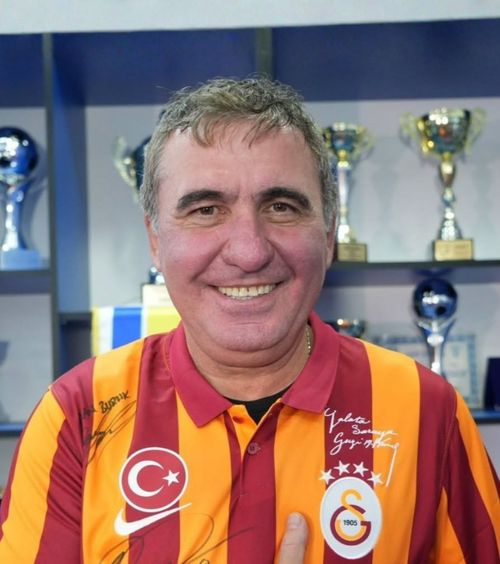 „Vă doresc multe trofee”  Echipa despre care  a postat Hagi  înaintea meciului cu Polonia