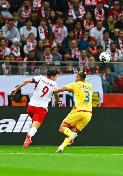 Radu Drăgușin, eliminat în meciul Polonia - România FOTO Raed Krishan/GOLAZO.ro
