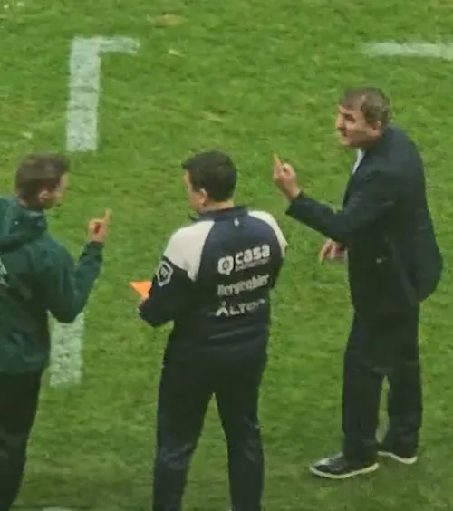 Furia lui Hagi  Cum a reacționat selecționerul la golul Poloniei și  cearta cu arbitrul de rezervă