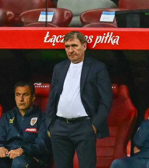 Hagi, întrebat dacă își dă demisia   Răspunsul selecționerului  și mărturisirea făcută: „Durerea e prea mare”