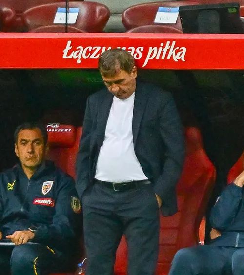 „Hagi ne-a mințit atâția ani”  Analiză fără menajamente după  Polonia - România 6-0:  „Cei mai scumpi jucători ai noștri au fost jaloane”
