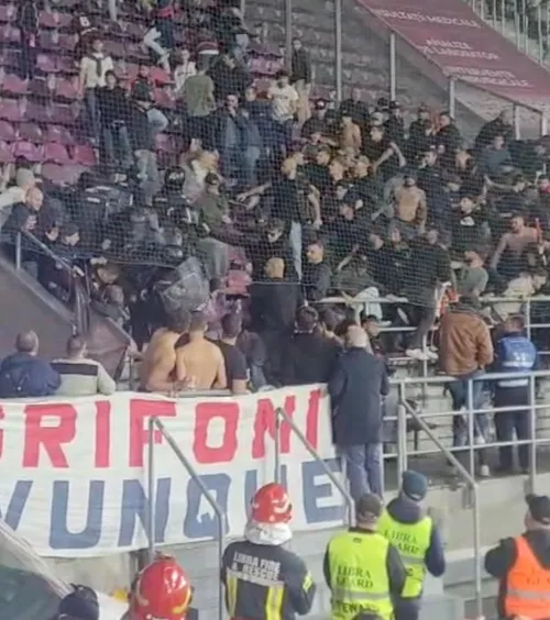 S-au încins spritele pe Giulești   FOTO.  Bătaie între fani la amicalul  Rapid - Genoa!  A fost nevoie de intervenția Jandarmeriei