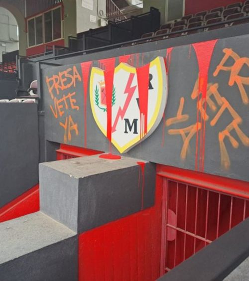 Stadionul lui Rayo, vandalizat    FOTO.  Se cere  demisia președintelui!  Comunicatul dur emis de club: „Consecința evidentă a urii”