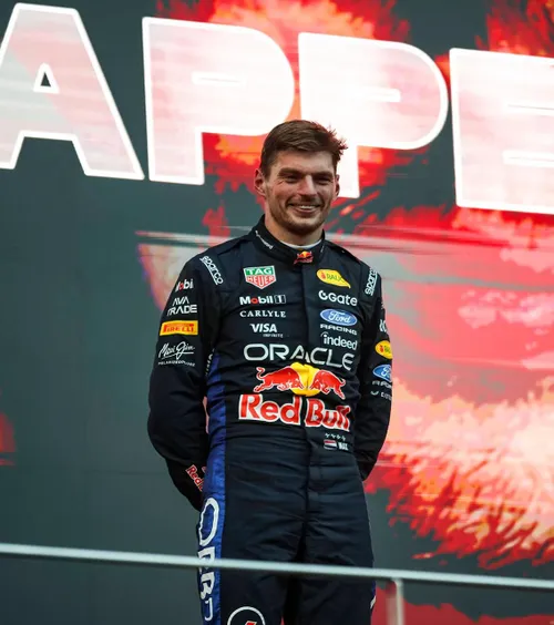 L-a egalat pe Schumacher  Max Verstappen, după victoria din  MP al Bahrainului:  „Incredibil de mândru”