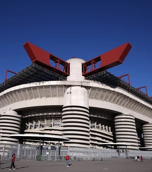 Plan special pentru San Siro  Fanii ar putea pleca acasă  cu scaunele  de pe stadionul echipei lui Cristi Chivu