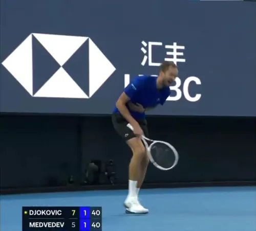 Daniil Medvedev  l-a ironizat pe Novak Djokovic Foto captură VIDEO X .jpg