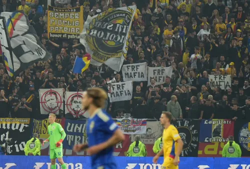 Mesajele ultrașilor la România - Suedia + imagini cu Burleanu din tribune. Foto: Raed Krishan / Iosif Popescu / GOLAZO.ro