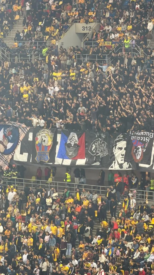 Mesajele ultrașilor la România - Suedia + imagini cu Burleanu din tribune. Foto: Raed Krishan / Iosif Popescu / GOLAZO.ro