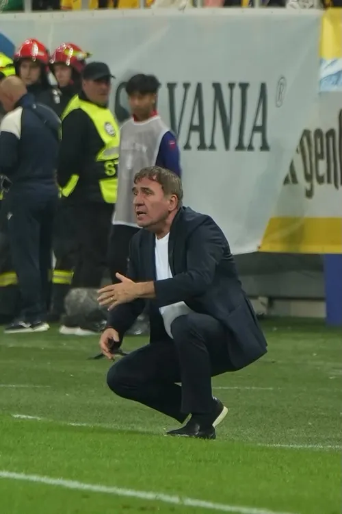 Stările lui Gică Hagi în meciul cu Suedia FOTO GOLAZO.ro