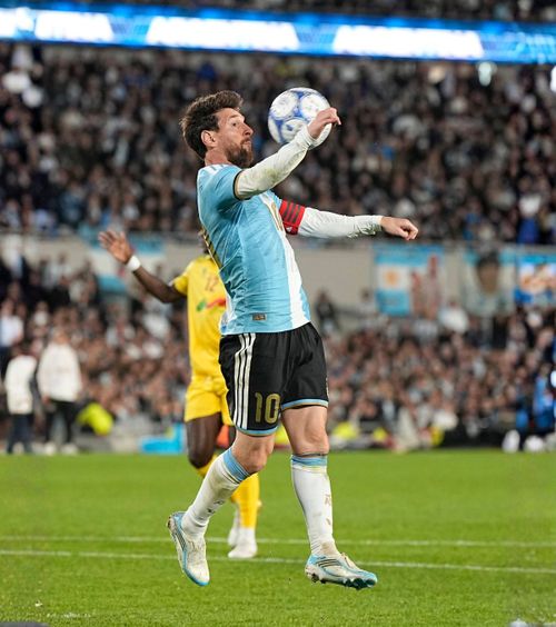„Messi are creierul lui Einstein”  Fost internațional argentinian expune  diferența dintre Leo și toți ceilalți fotbaliști