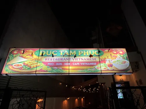 Vietnamez în București: o opțiune cinstită în Floreasca: Pho Bo cu tot ce trebuie și pachețele crocante la Duc Tam Phuc