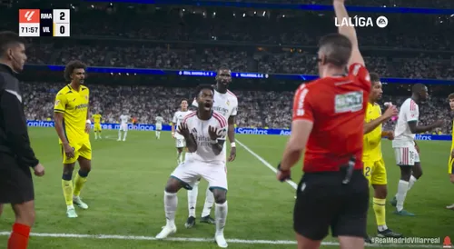 Vinicius, eliminat după ce și-a tras de păr un adversar în meciul cu Villarreal. Foto: captură YouTube/La Liga