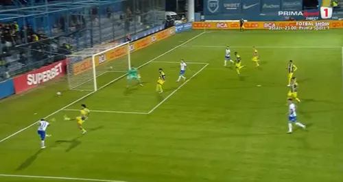 Golul spectaculos reușit de Cristi Ganea în meciul Farul - Petrolul. Foto: captură Prima Sport 1