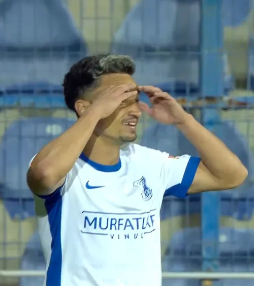 Roberto Carlos de România   FOTO.  Cristi Ganea,  execuție de pus în ramă  în Farul - Petrolul! A luat prin surprindere pe toată lumea