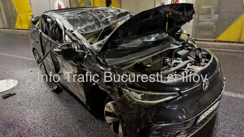 BREAKING | Mașină răsturnată în Pasajul Unirii, al doilea accident grav din tunel din ultimele 24 de ore