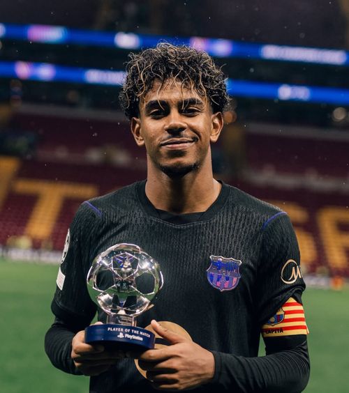 „Acum mă cunoaște?”  Copiii jucătorului care l-a ironizat pe Lamine Yamal  s-au pozat cu superstarul Barcelonei.  Răspunsul mijlocașului de la Galata
