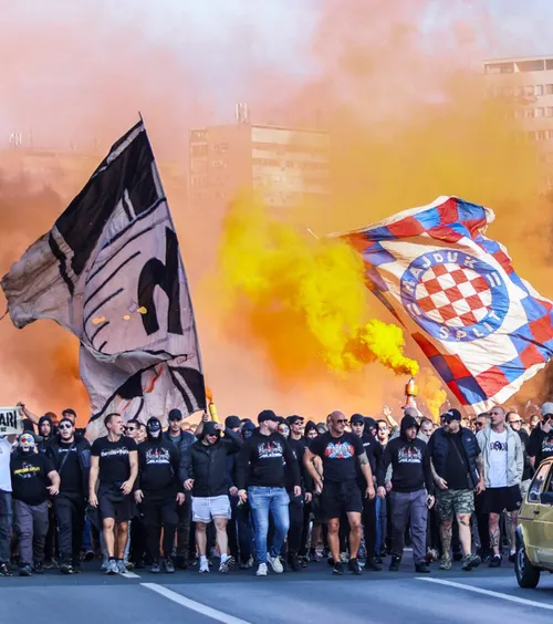 Scandări antisemite în Croația   FOTO+VIDEO.  Ultrașii lui Hajduk Split,  mesaje de o violență extremă:  „Ridică-te, Adolf!” » Reacția autorităților