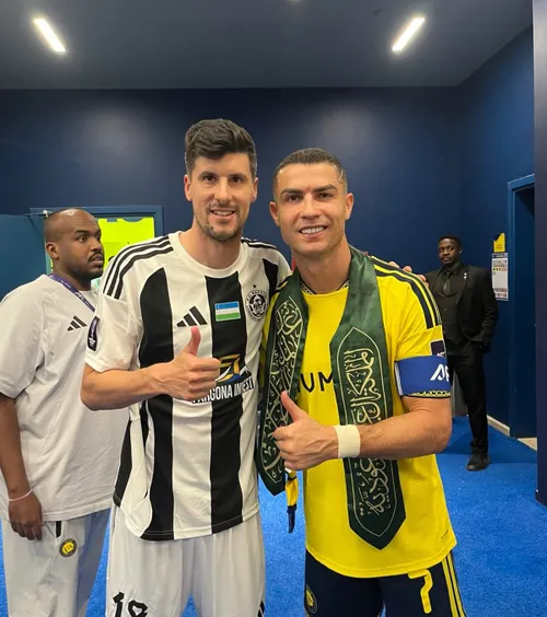 „1000 de goluri împreună”   Fostul atacant dinamovist  s-a pozat cu Ronaldo  după meciul direct