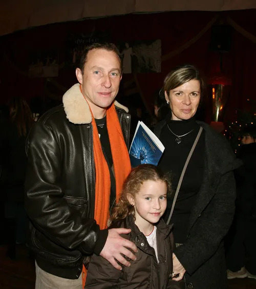 „Ne-a zis să uităm de fiica noastră”  Legendarul Jean-Pierre Papin povestește drama răvășitoare a vieții,  autismul lui Emily: „Am plâns”