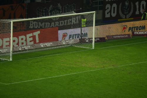 Gazonul din Giulești la Rapid - Corvinul FOTO GOLAZO (4).jpg